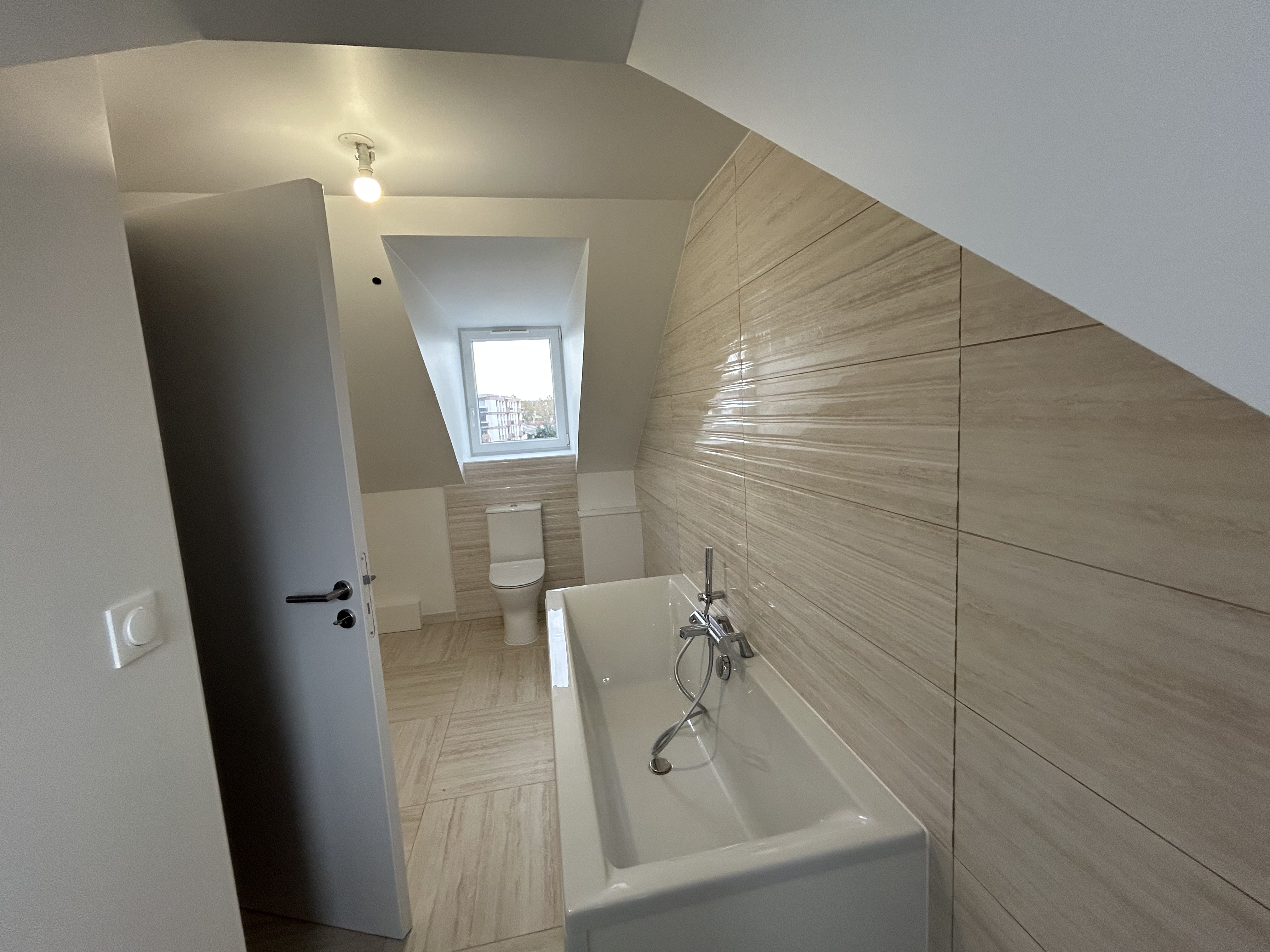 Maison T4 à Louviers (81m²) avec courette intérieure et sous sol