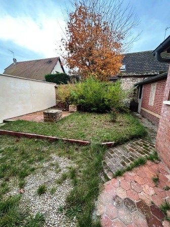 Maison T4 à Louviers (81m²) avec courette intérieure et sous sol