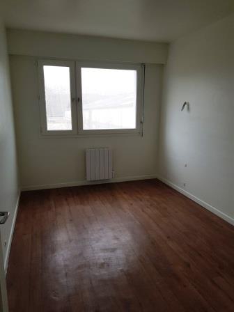 APPARTEMENT T2, balcon, cave et garage, 67 m², Louviers