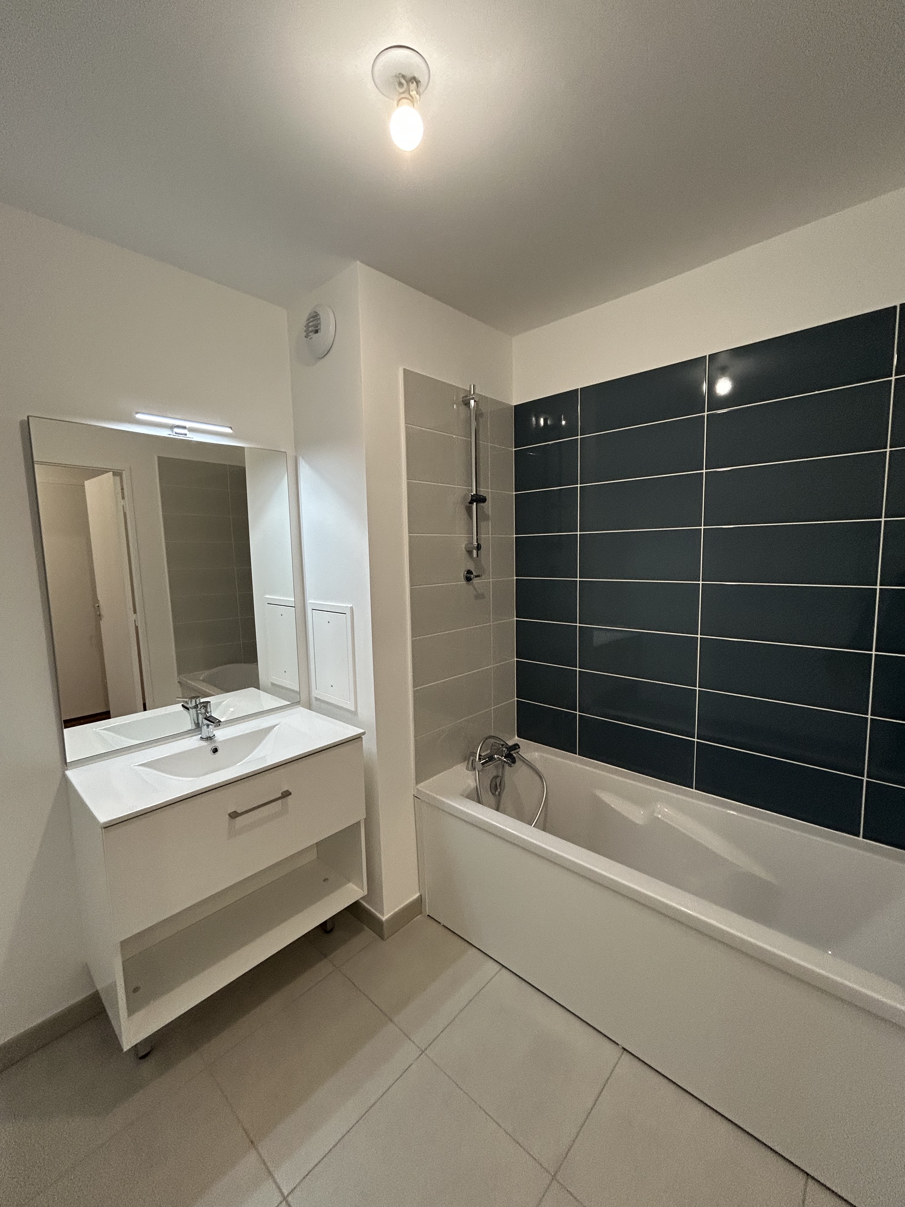 Appartement neuf T3 , Louviers (62.80²) avec place de parking et ascenseur