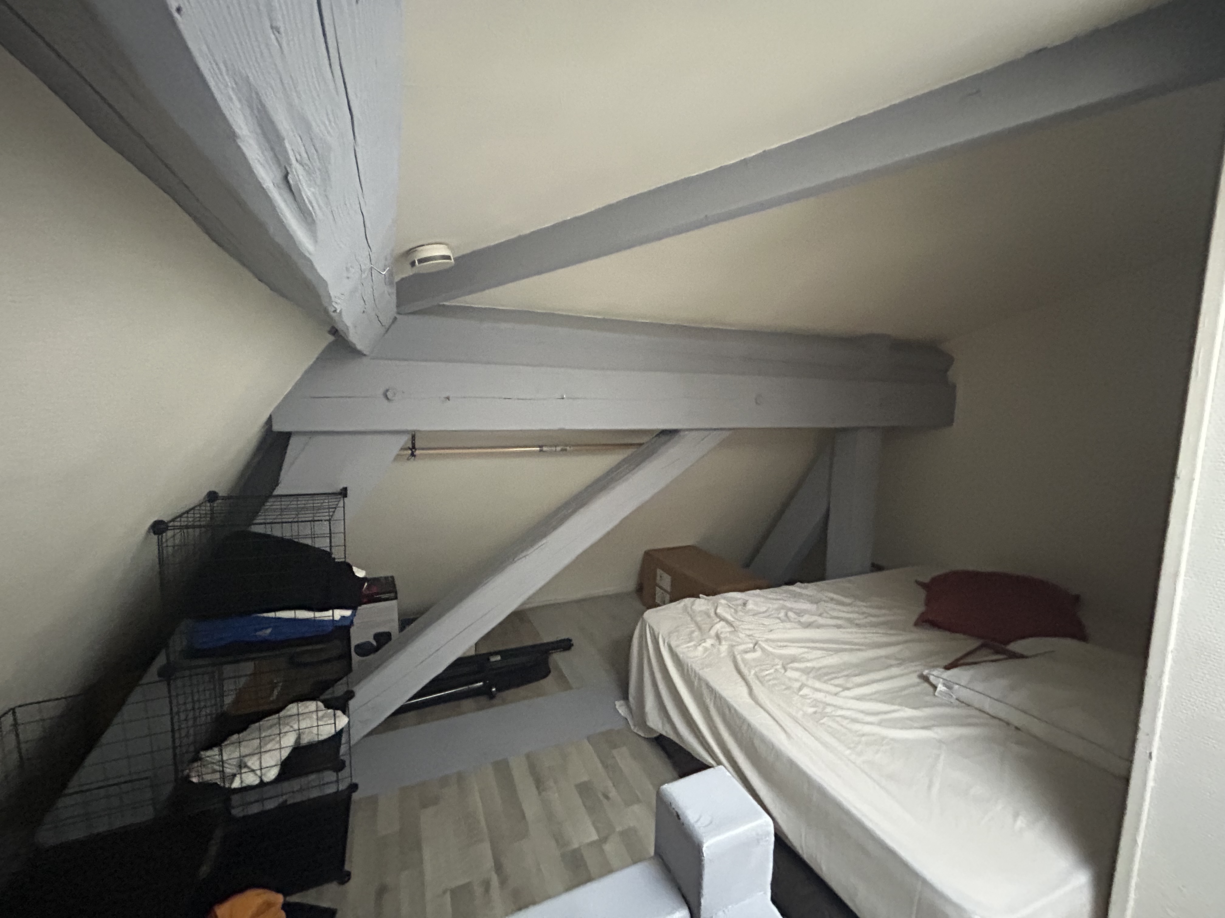 Appartement T2 de 19 m² à Louviers avec place de parking