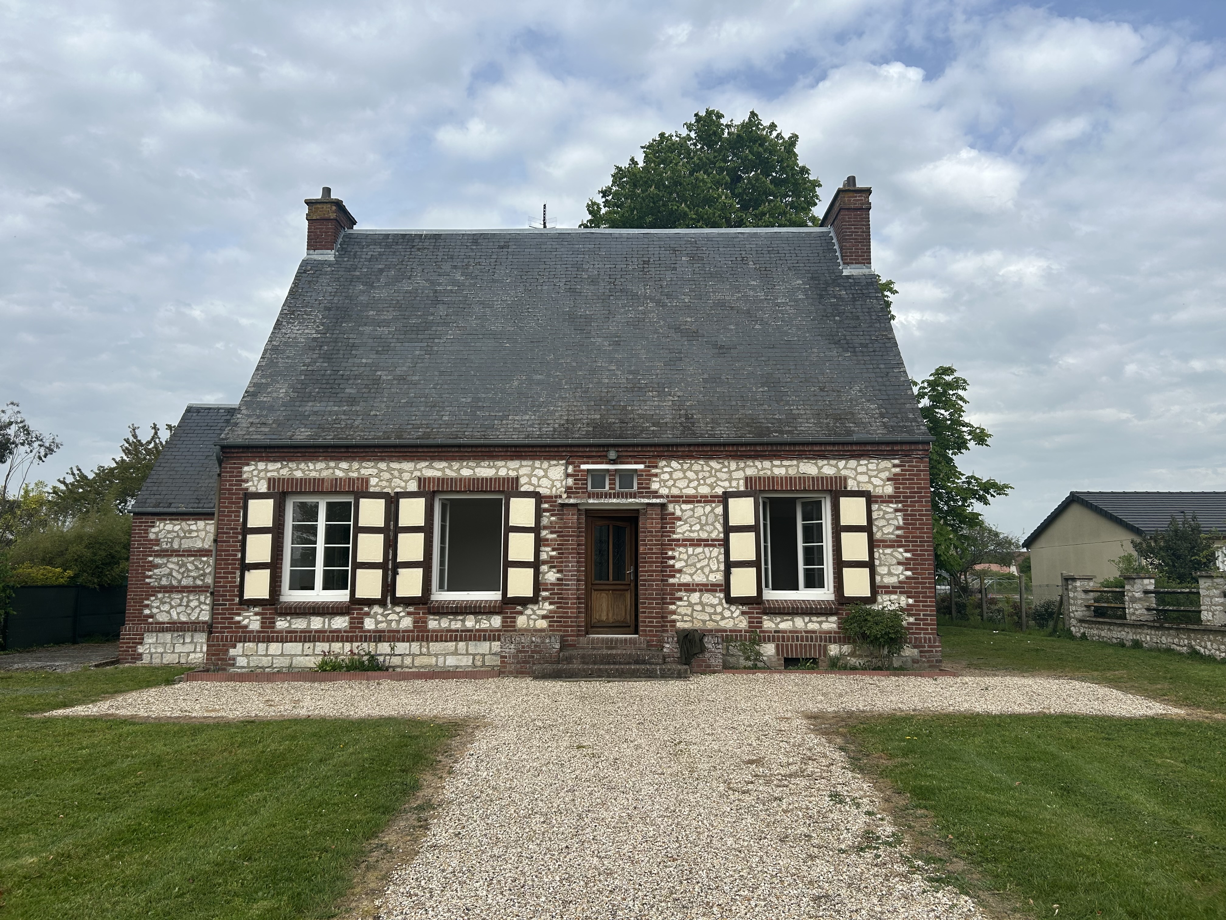 Belle maison T4 (109.70m² m²) à COURCELLES SUR SEINE (27940) avec jardin, garage et cave