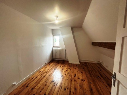 Belle maison T4 (109.70m² m²) à COURCELLES SUR SEINE (27940) avec jardin, garage et cave