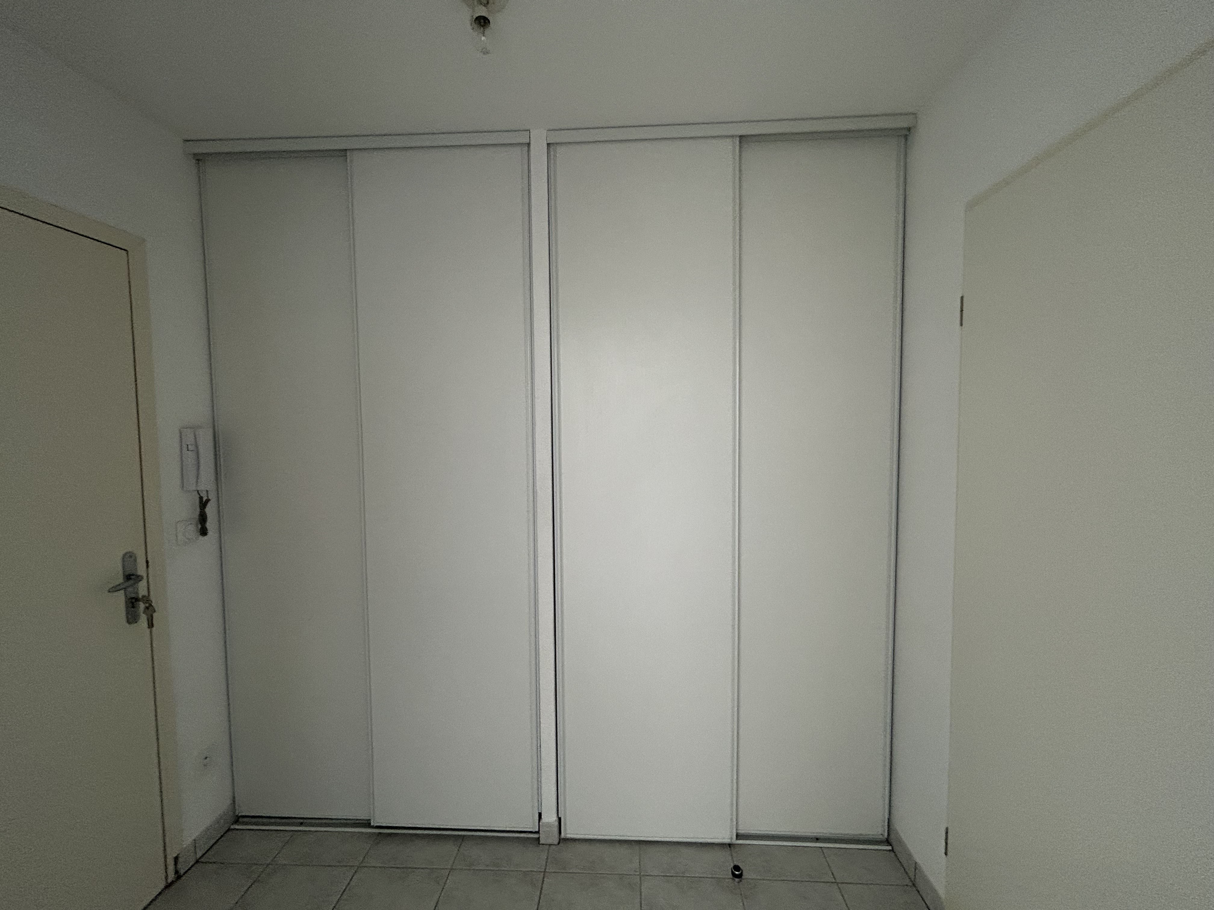 Appartement T1 de 37.41 m² avec terrasse et place de parking en sous sol