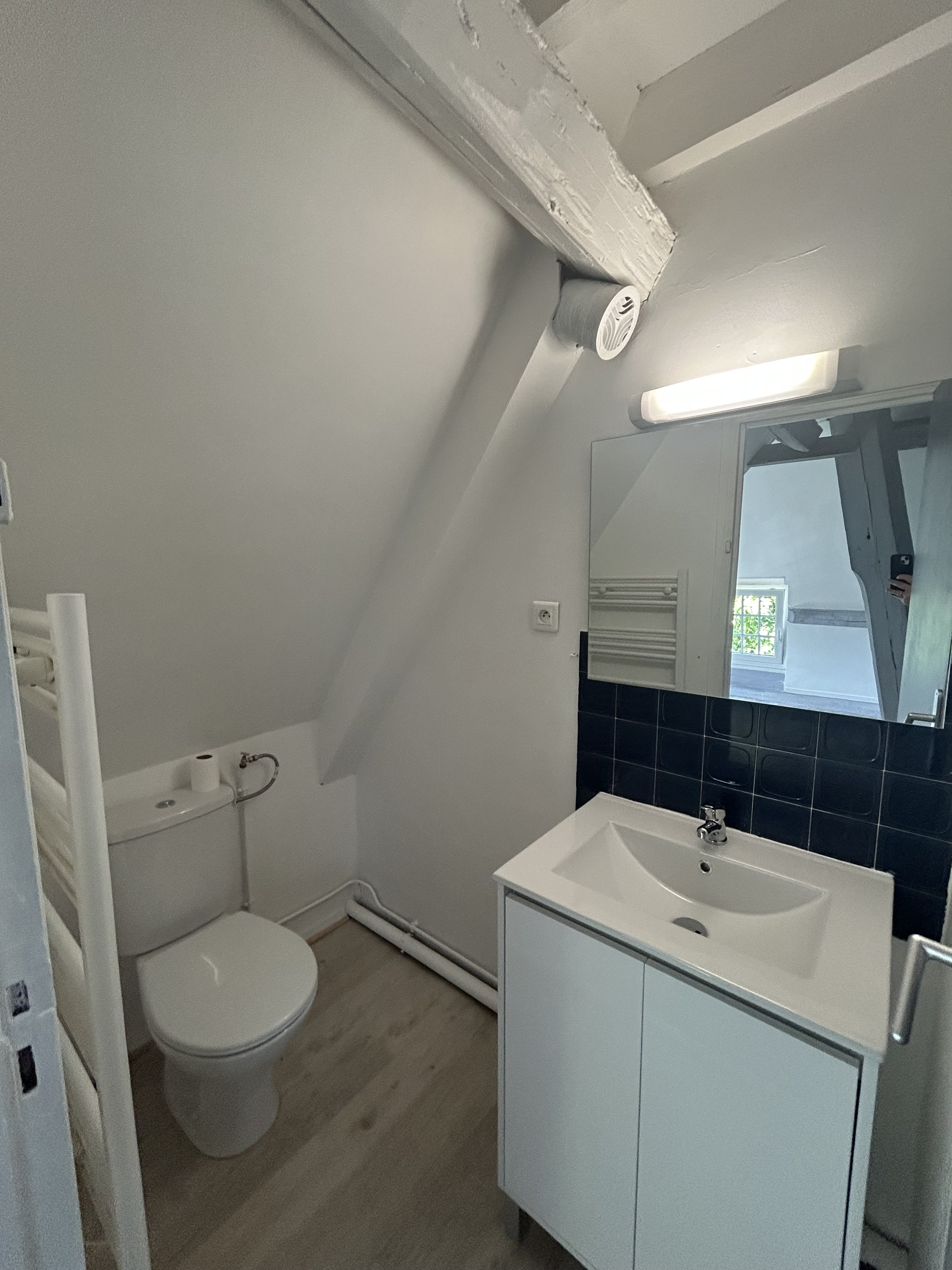 Appartement T2 de 19 m² à Louviers avec place de parking
