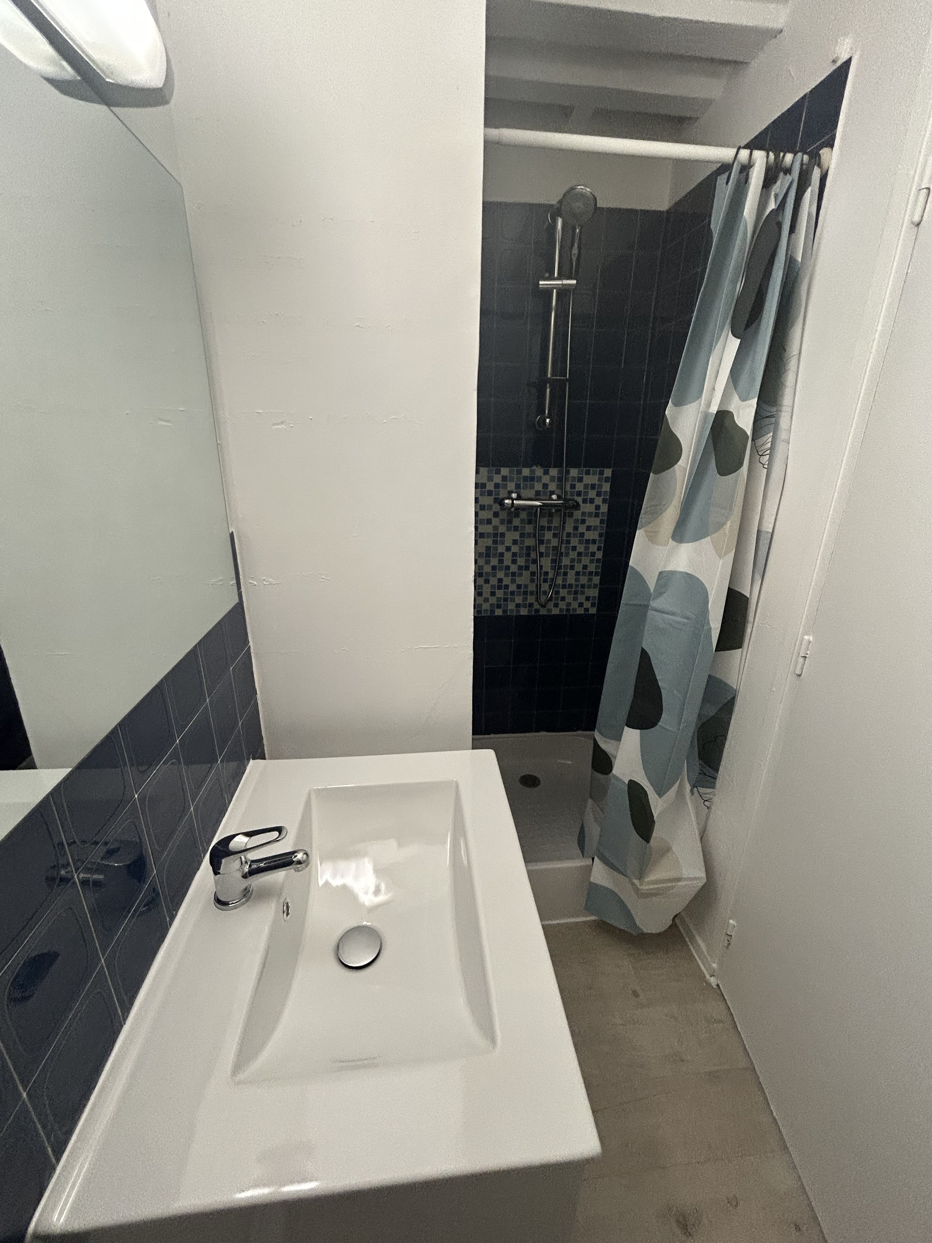 Appartement T2 de 19 m² à Louviers avec place de parking