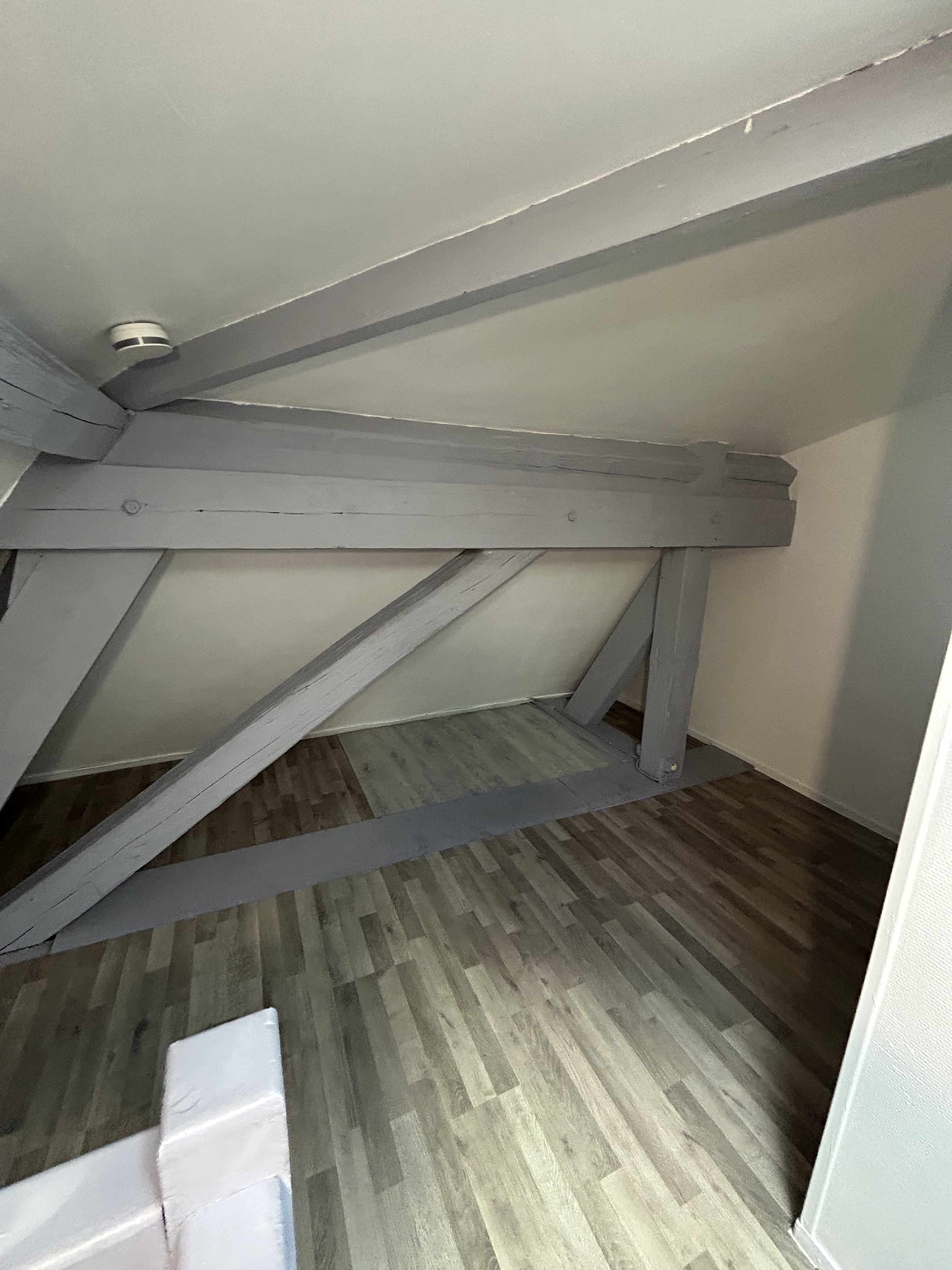 Appartement T2 de 19 m² à Louviers avec place de parking
