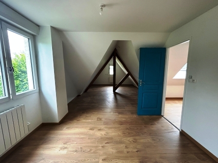 Belle maison T6 à Fontaine-Heudebourg (131.78m²) avec jardin, terrasse et sous sol complet