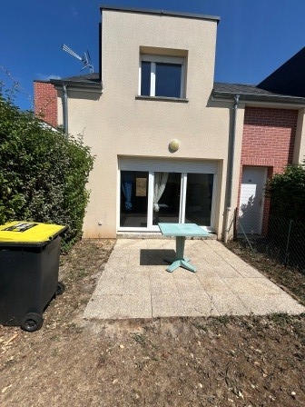 Maison T3 en duplex, (60m²) avec jardin et place de parking à Louviers