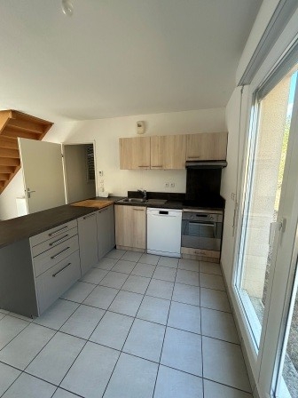Maison T3 en duplex, (60m²) avec jardin et place de parking à Louviers