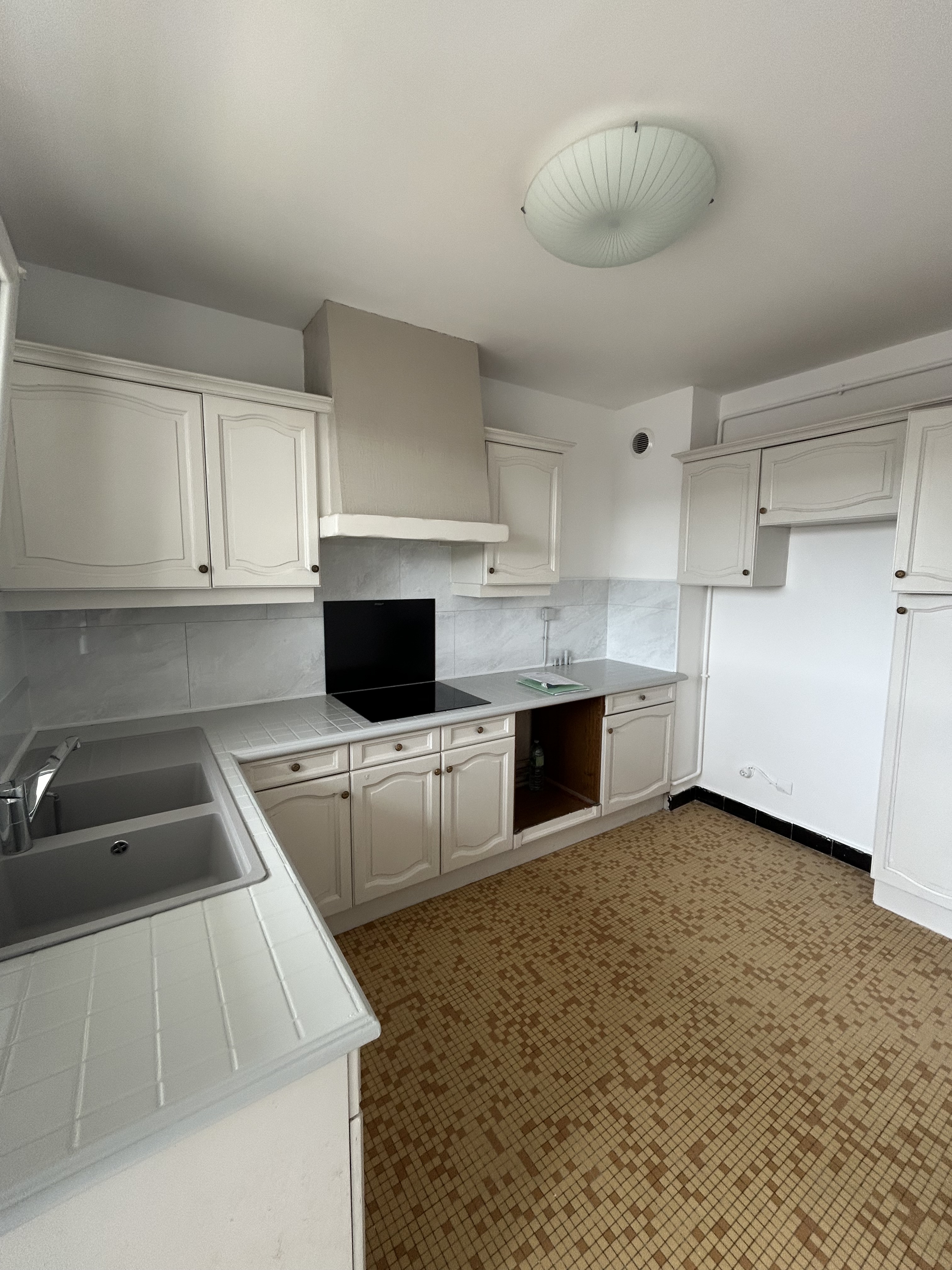 Appartement T4 de 75 m² avec balcon et cave à LOUVIERS