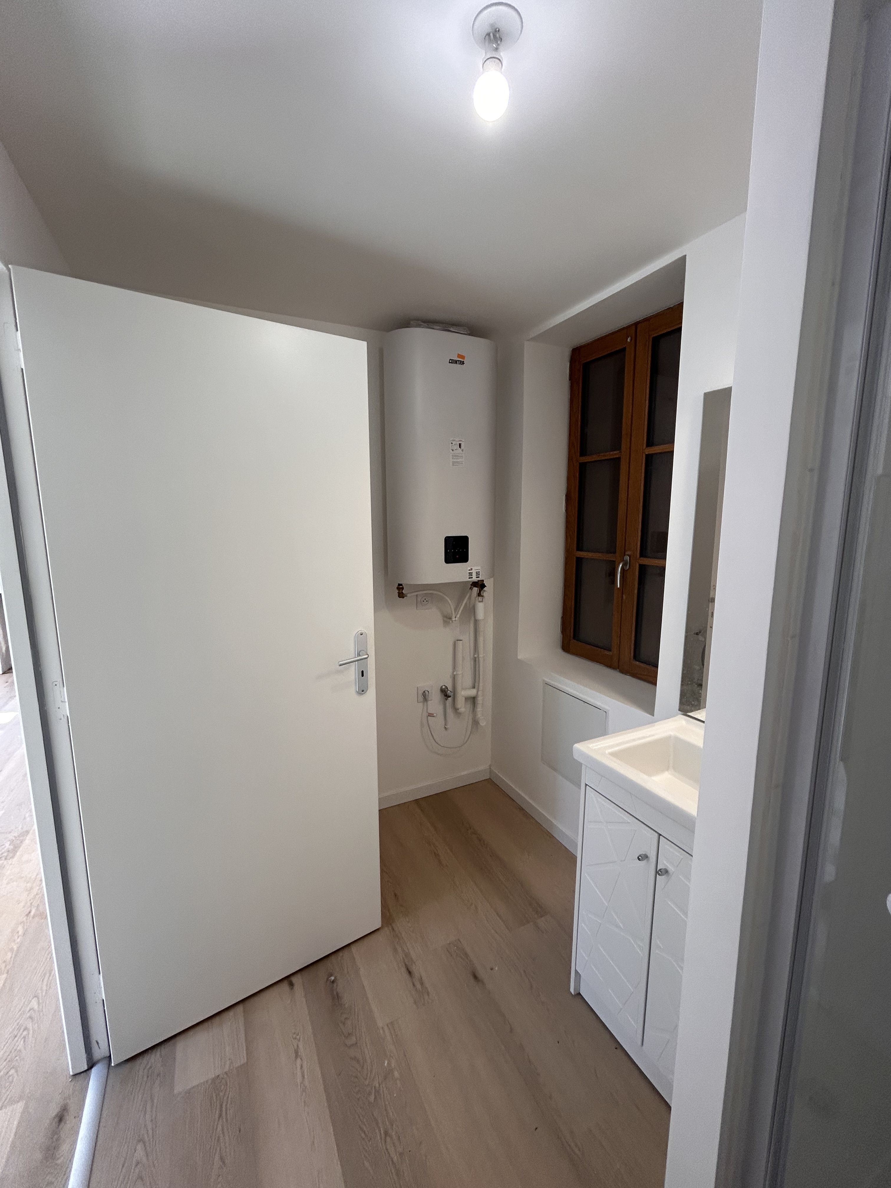 Maison T2BIS en duplex, (44m²) avec cour gravillonée à Louviers