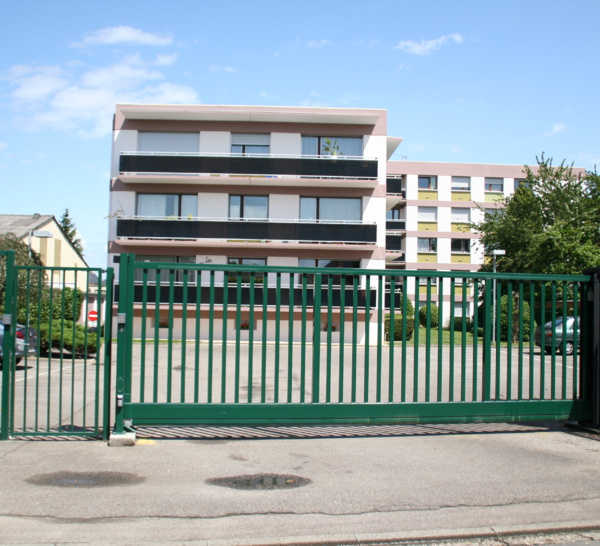 Appartement T2, de 55.60 m², balcon, cave et garage à Louviers