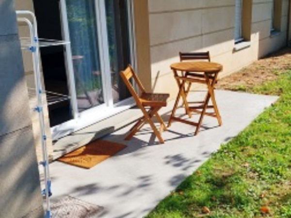 Appartement MEUBLE T2 avec terrasse et 2 places de parking VAL DE REUIL  (54m²)