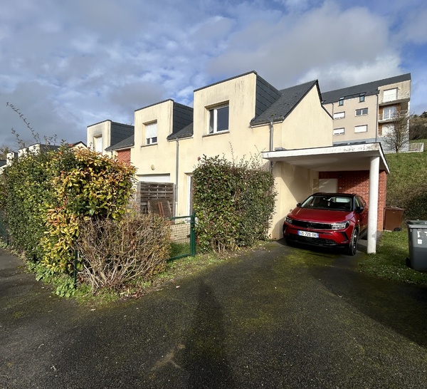 Maison T2 en duplex, (50m²) avec jardin et place de parking