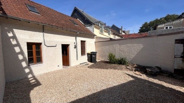 Maison T2BIS en duplex, (44m²) avec cour gravillonée à Louviers
