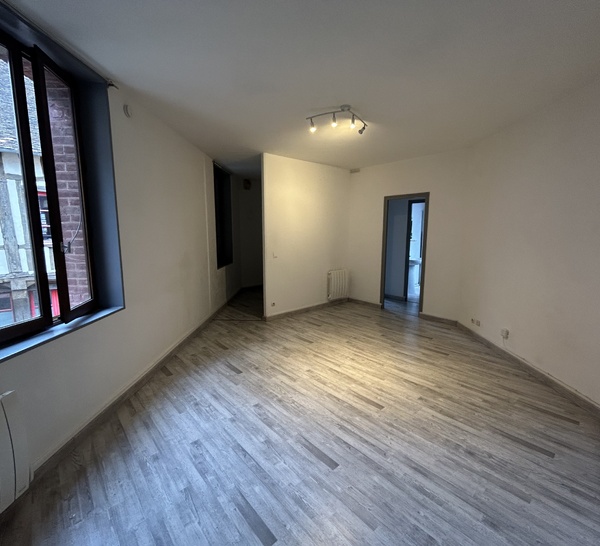 Appartement T2 avec cour commune Louviers (35m²)